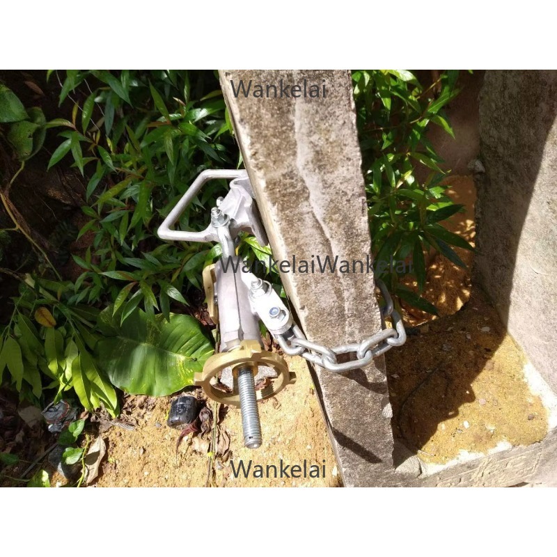 Outdoor Lighting Ground Fixtures - Compact Cluster Bar for Pole Mounting